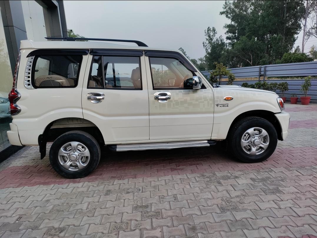 2012 महिंद्रा स्कॉर्पियो LX BS 4 2012 महिंद्रा स्कॉर्पियो LX BS 4