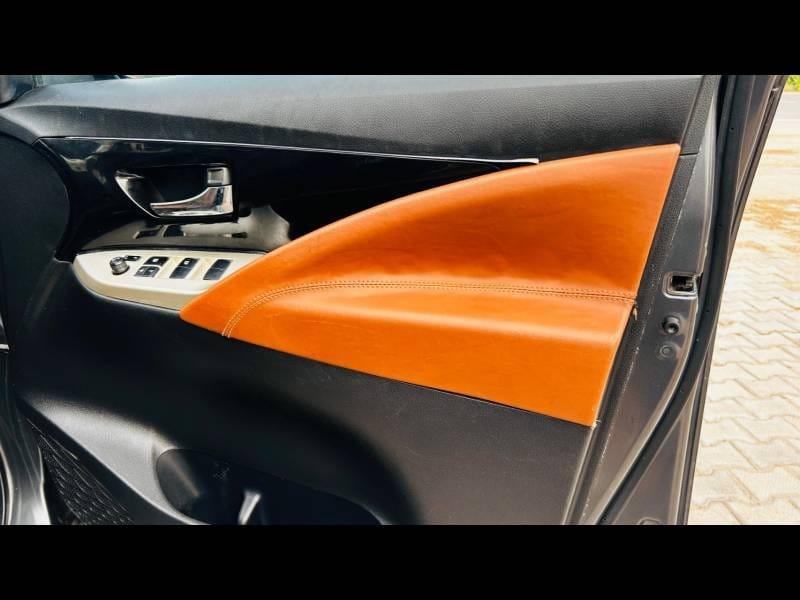 यूज़्ड 2020 टोयोटा इनोवा क्रिस्टा, Gurgaon New Delhi 2 यूज़्ड 2020 टोयोटा इनोवा क्रिस्टा, Gurgaon New Delhi 2