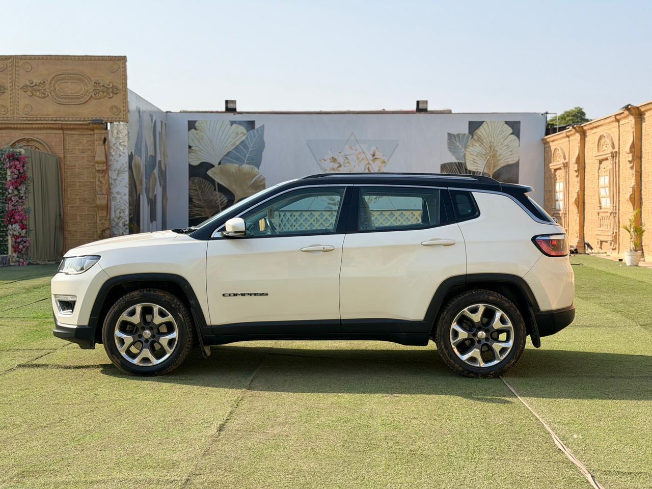 यूज़्ड 2019 जीप कम्पास, Gurgaon New Delhi 1 यूज़्ड 2019 जीप कम्पास, Gurgaon New Delhi 1