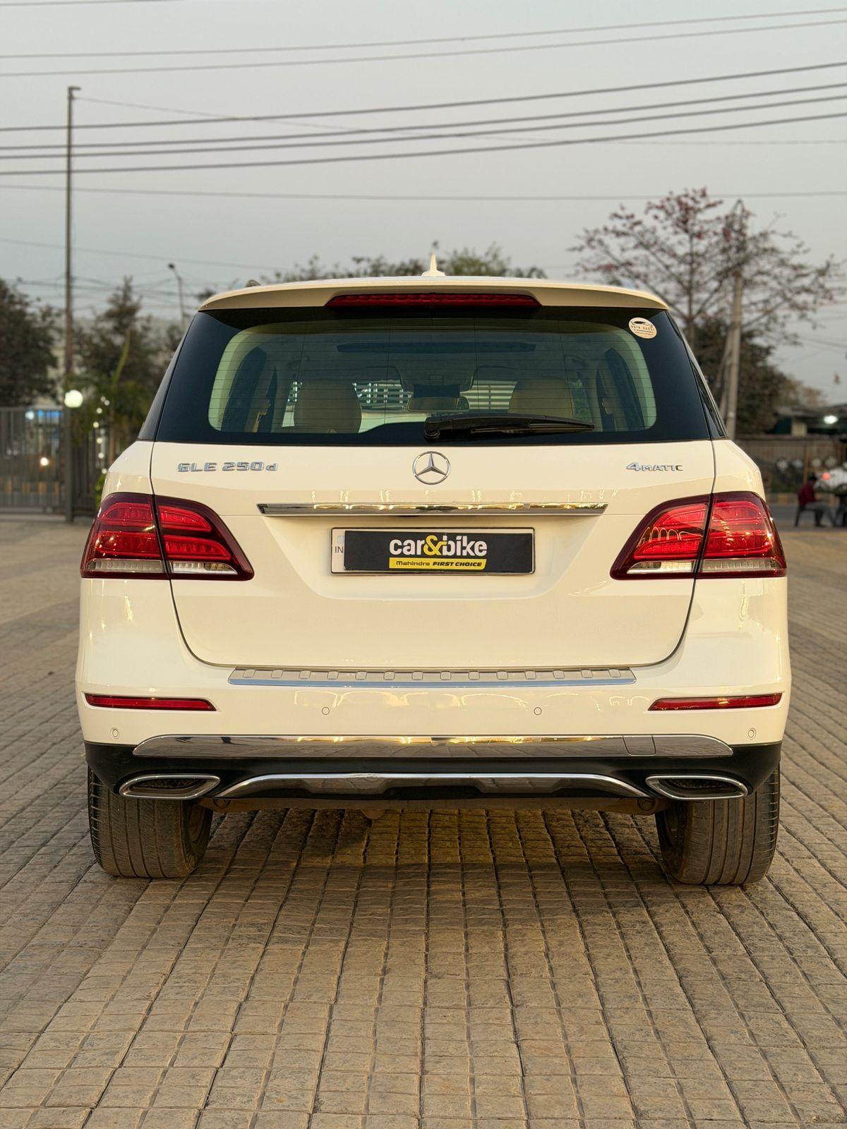 यूज़्ड 2018 मर्सिडीज़-बेंज़ जीएल-क्लास, Gurgaon New Delhi 2 यूज़्ड 2018 मर्सिडीज़-बेंज़ जीएल-क्लास, Gurgaon New Delhi 2