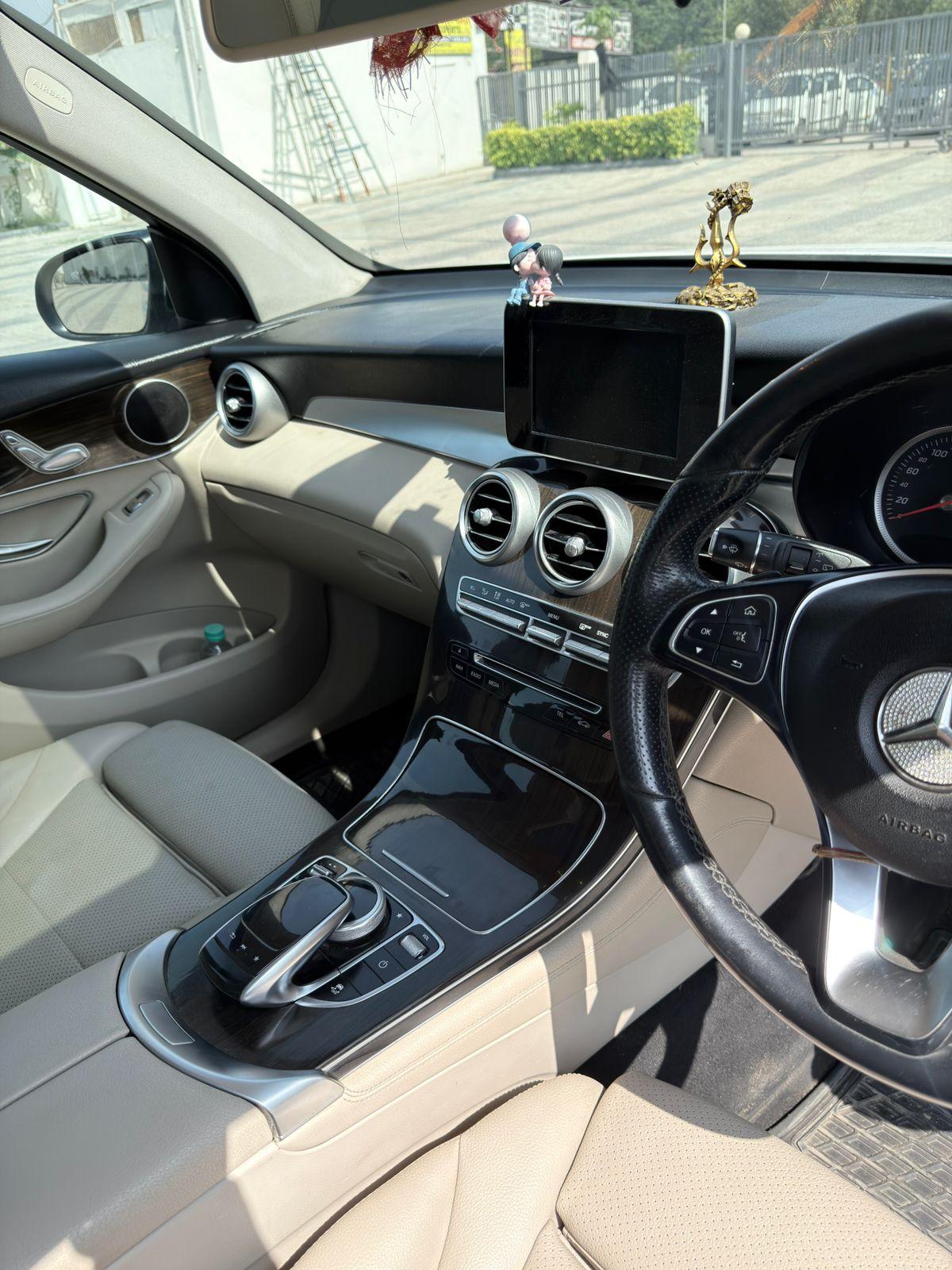 यूज़्ड 2019 मर्सिडीज़-बेंज़ जीएलसी, Gurgaon New Delhi 8 यूज़्ड 2019 मर्सिडीज़-बेंज़ जीएलसी, Gurgaon New Delhi 8