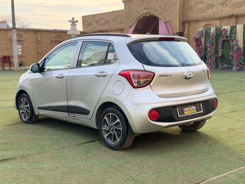 यूज़्ड 2017 ह्युंडई ग्रैंड आई10, Gurgaon New Delhi 2 यूज़्ड 2017 ह्युंडई ग्रैंड आई10, Gurgaon New Delhi 2