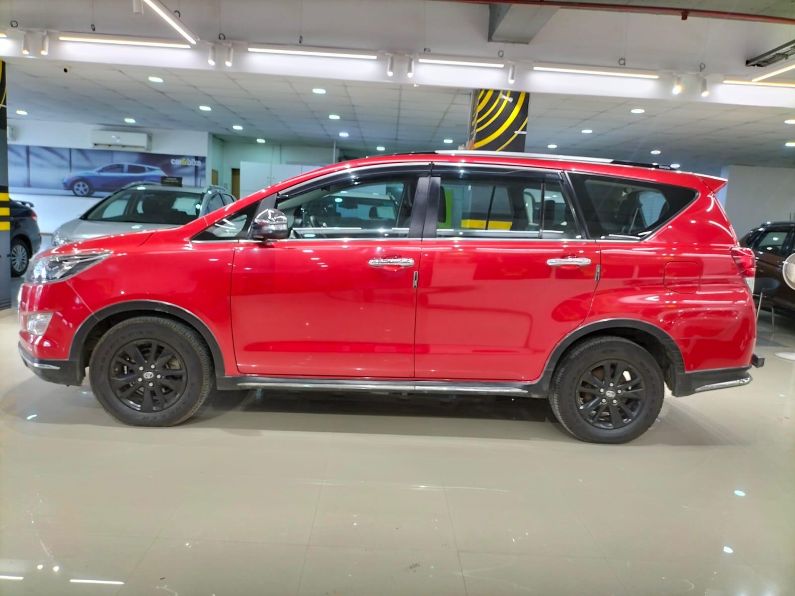 2017 टोयोटा इनोवा क्रिस्टा Touring Sport Diesel AT 2017 टोयोटा इनोवा क्रिस्टा Touring Sport Diesel AT