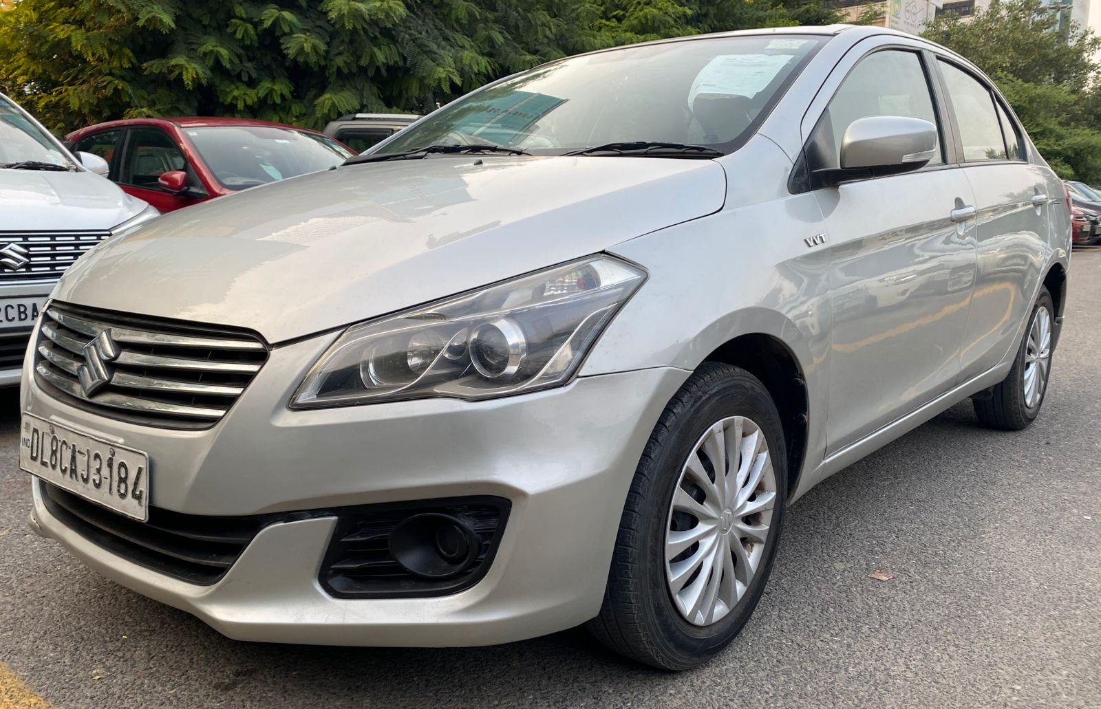 2015 मारुति सुजुकी सियाज़ VXI 2015 मारुति सुजुकी सियाज़ VXI