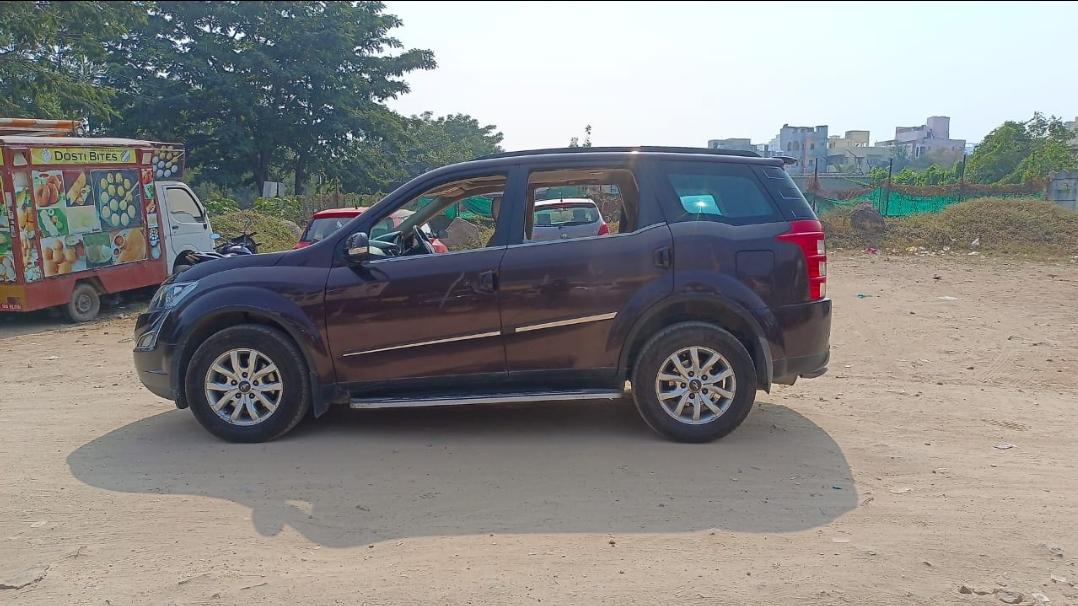 2016 महिंद्रा एक्सयूवी500 W10 FWD 2016 महिंद्रा एक्सयूवी500 W10 FWD