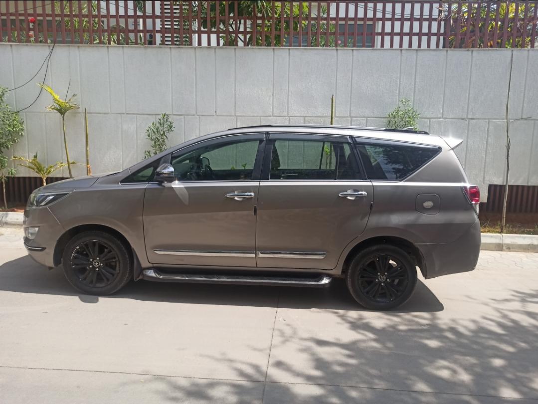 2019 टोयोटा इनोवा क्रिस्टा 2.8 GX AT 7-Seater 2019 टोयोटा इनोवा क्रिस्टा 2.8 GX AT 7-Seater