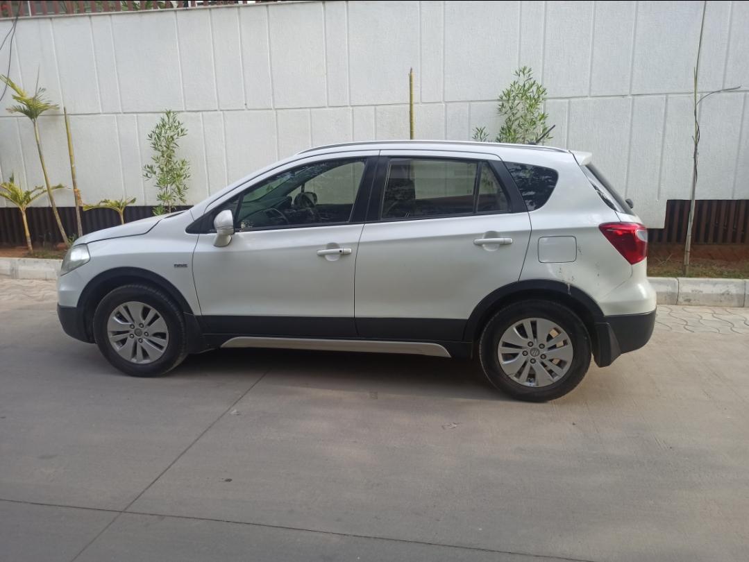 2016 मारुति सुजुकी एस-क्रॉस Zeta 1.6 2016 मारुति सुजुकी एस-क्रॉस Zeta 1.6