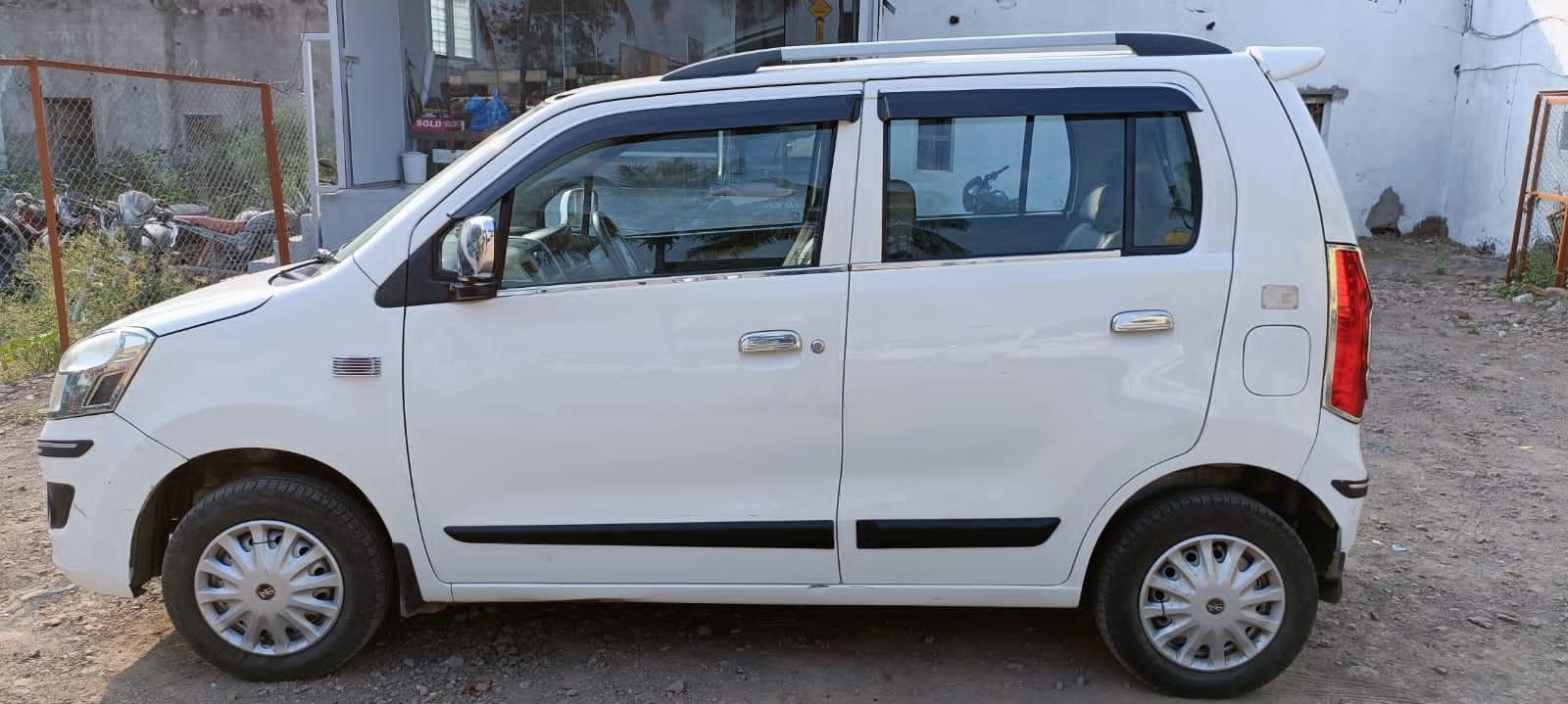 2017 मारुति सुजुकी वैगन आर LXI 1.0 BS IV 2017 मारुति सुजुकी वैगन आर LXI 1.0 BS IV