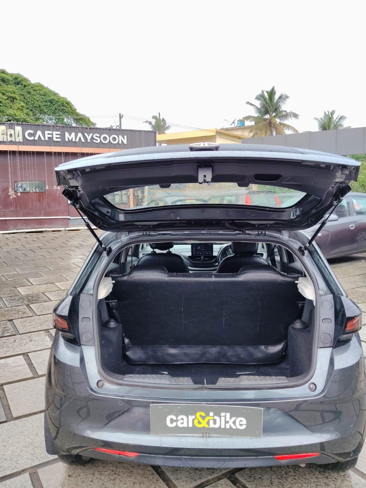 यूज़्ड 2020 टाटा अलट्रोज़, Thottada, Kannur 9 यूज़्ड 2020 टाटा अलट्रोज़, Thottada, Kannur 9