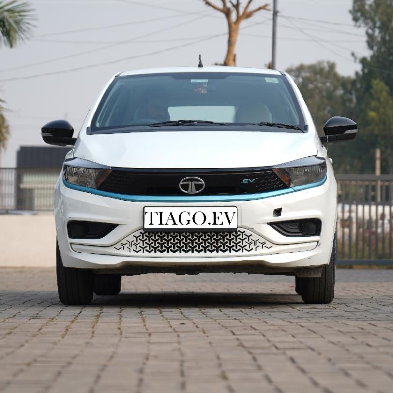 2023 टाटा टियागो ईवी XT Medium Range 2023 टाटा टियागो ईवी XT Medium Range