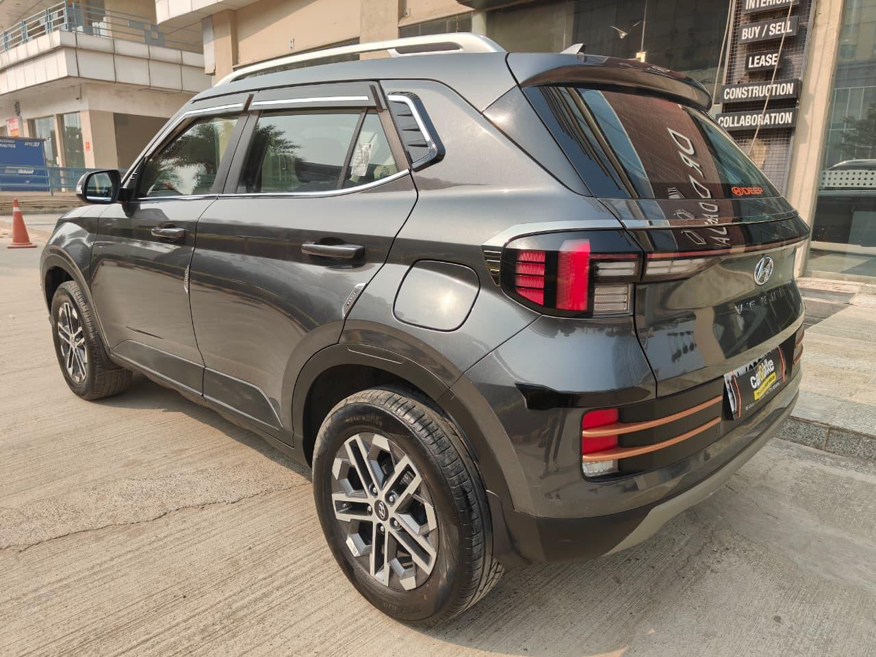 यूज़्ड 2024 ह्युंडई वेन्यू, Spaze Business Park, Gurgaon 2 यूज़्ड 2024 ह्युंडई वेन्यू, Spaze Business Park, Gurgaon 2