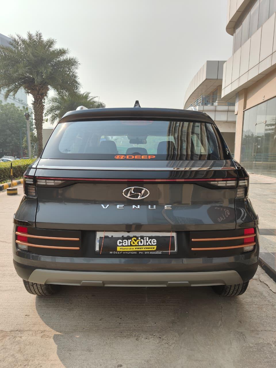 यूज़्ड 2024 ह्युंडई वेन्यू, Spaze Business Park, Gurgaon 3 यूज़्ड 2024 ह्युंडई वेन्यू, Spaze Business Park, Gurgaon 3