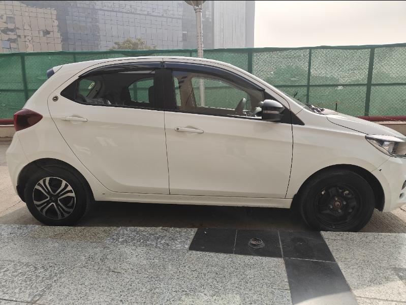 यूज़्ड 2024 टाटा टियागो, Spaze Business Park, Gurgaon 5 यूज़्ड 2024 टाटा टियागो, Spaze Business Park, Gurgaon 5