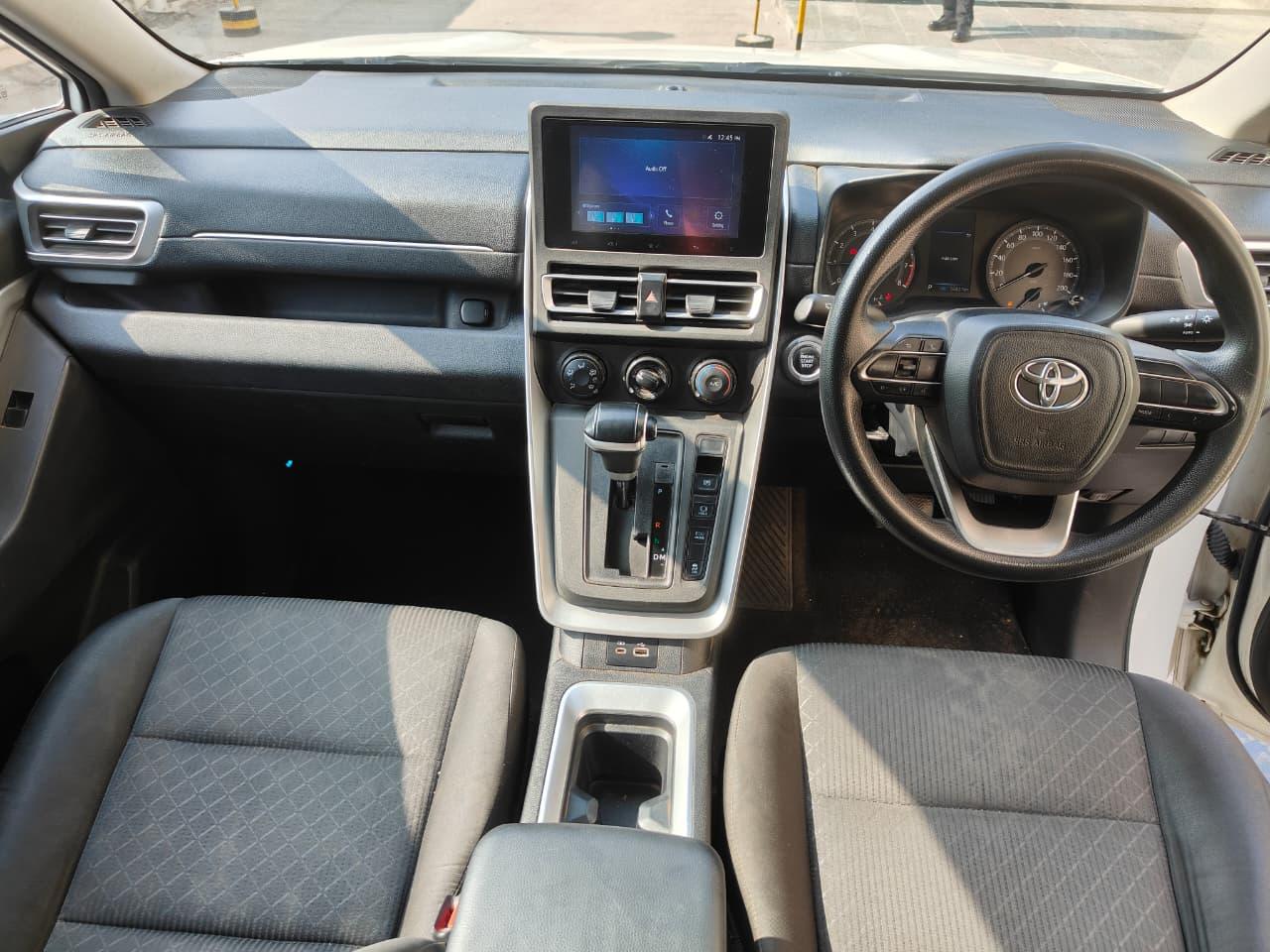 यूज़्ड 2023 टोयोटा इनोवा हायक्रॉस, Spaze Business Park, Gurgaon 8 यूज़्ड 2023 टोयोटा इनोवा हायक्रॉस, Spaze Business Park, Gurgaon 8