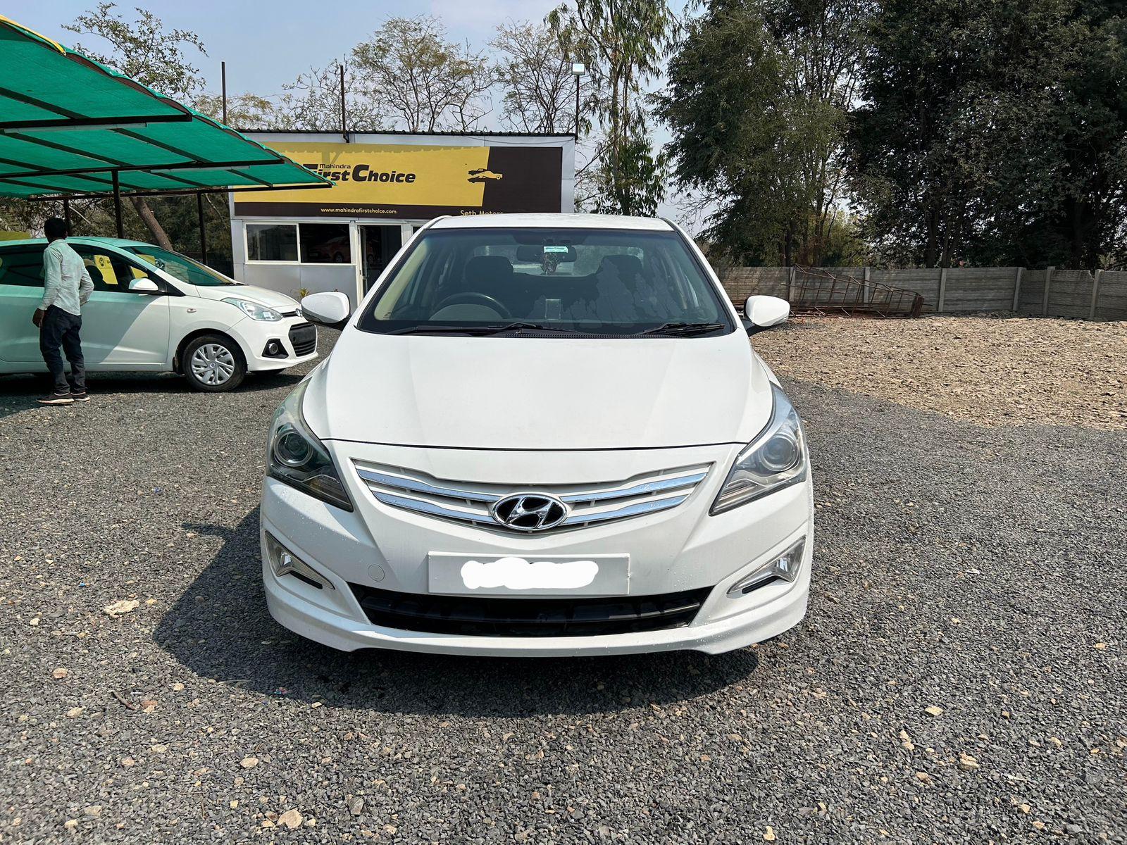 2015 ह्युंडई फ्लयूडिक वरना 1.6 CRDI SX 2015 ह्युंडई फ्लयूडिक वरना 1.6 CRDI SX