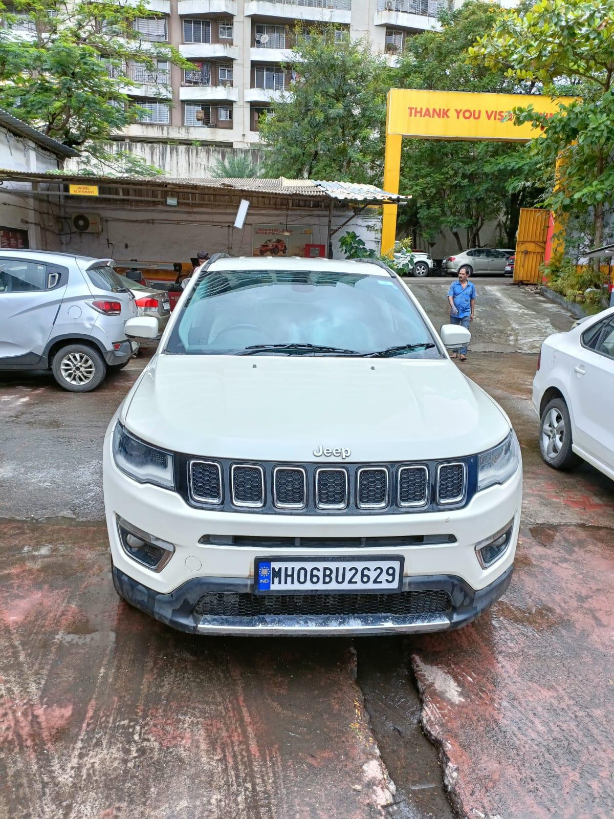 2017 जीप कम्पास Limited 4X4 2.0 Diesel BS IV 2017 जीप कम्पास Limited 4X4 2.0 Diesel BS IV