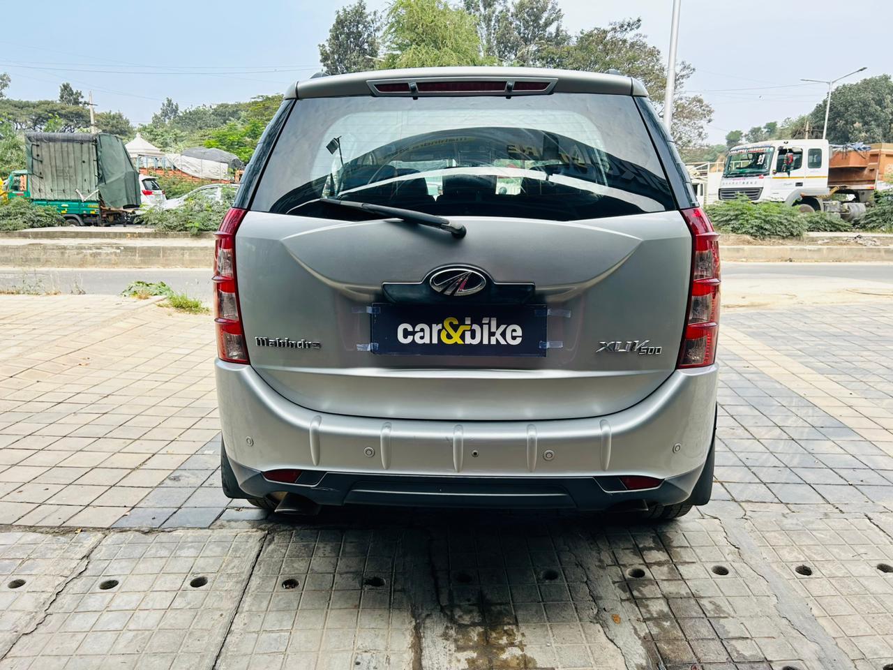 2012 महिंद्रा एक्सयूवी500 W8 FWD 2012 महिंद्रा एक्सयूवी500 W8 FWD