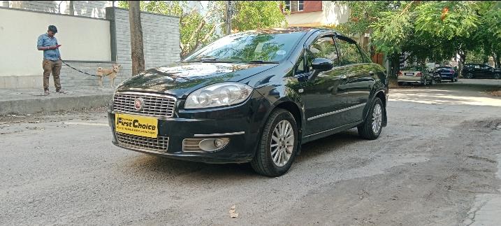 2012 फिएट लीनिया 1.4L Emotion T-JET 2012 फिएट लीनिया 1.4L Emotion T-JET