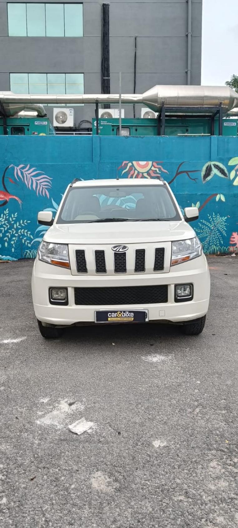 2017 महिंद्रा टीयूवी300 T8 AMT 2017 महिंद्रा टीयूवी300 T8 AMT