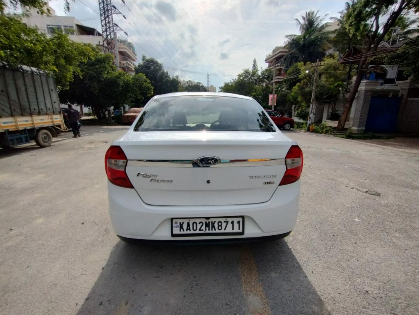 यूज़्ड 2015 फोर्ड फीगो एस्पायर, HSR Layout, Bangalore 2 यूज़्ड 2015 फोर्ड फीगो एस्पायर, HSR Layout, Bangalore 2