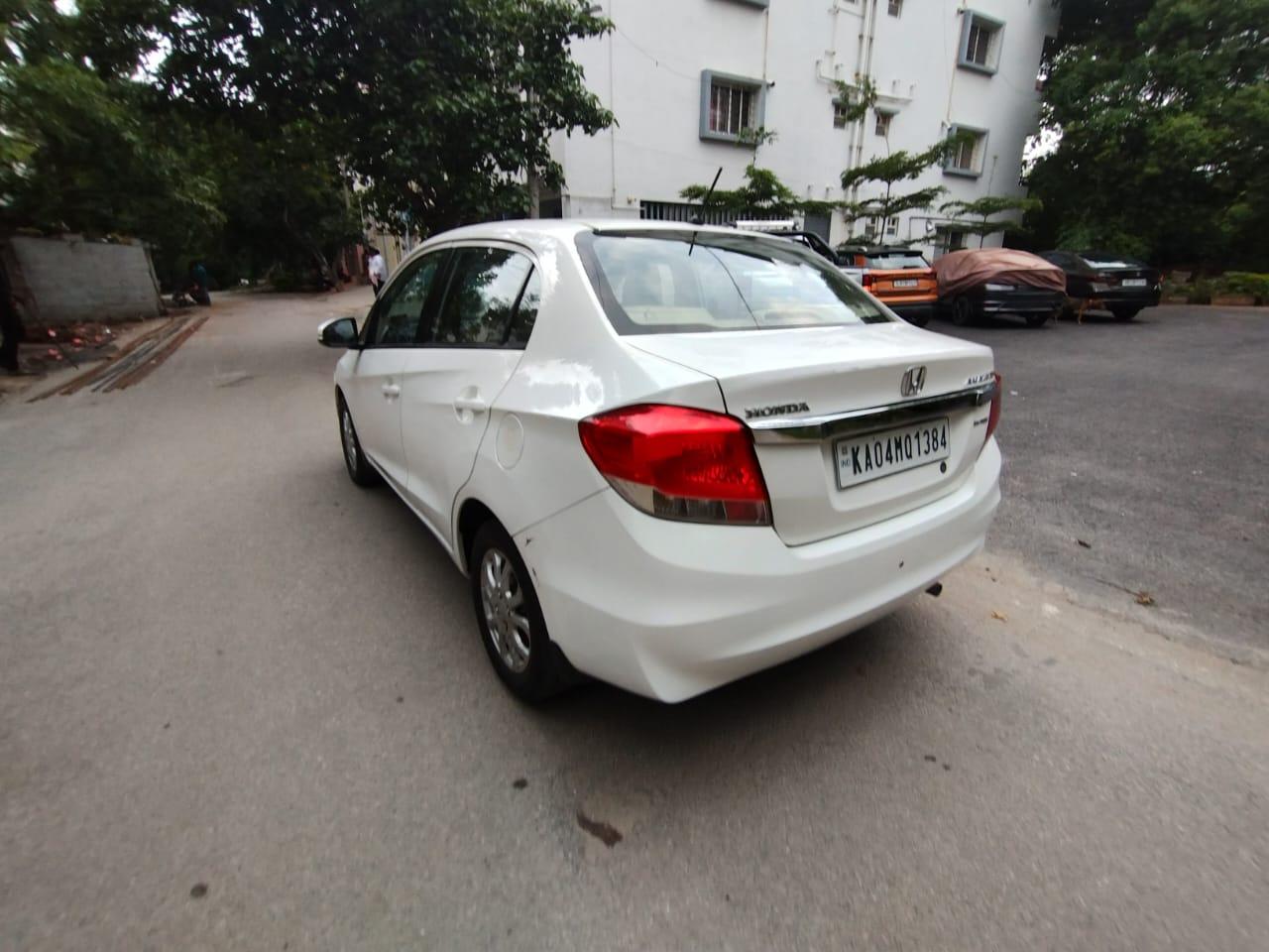 यूज़्ड 2015 होंडा अमेज़, HSR Layout, Bangalore 2 यूज़्ड 2015 होंडा अमेज़, HSR Layout, Bangalore 2
