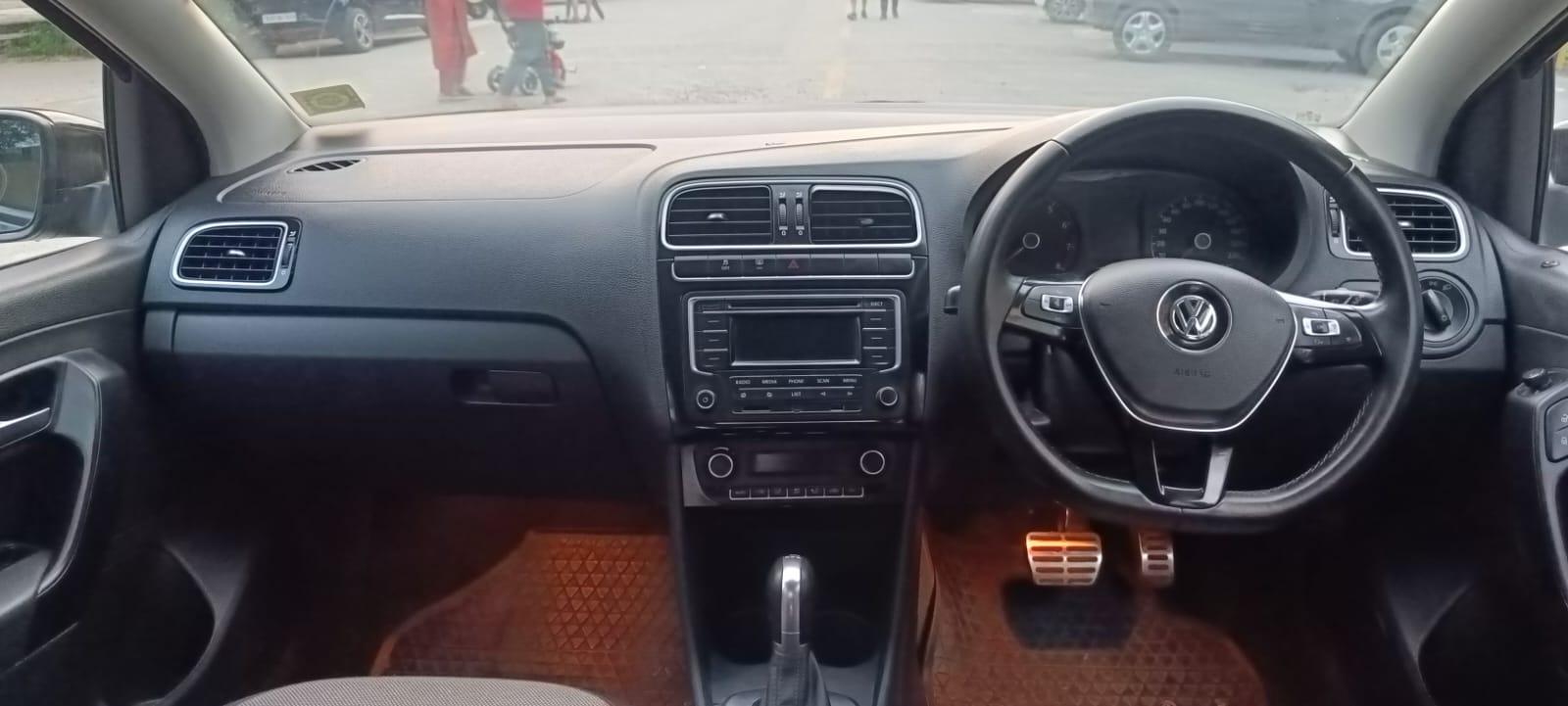 यूज़्ड 2015 फॉक्सवैगन पोलो, HSR Layout, Bangalore 11 यूज़्ड 2015 फॉक्सवैगन पोलो, HSR Layout, Bangalore 11