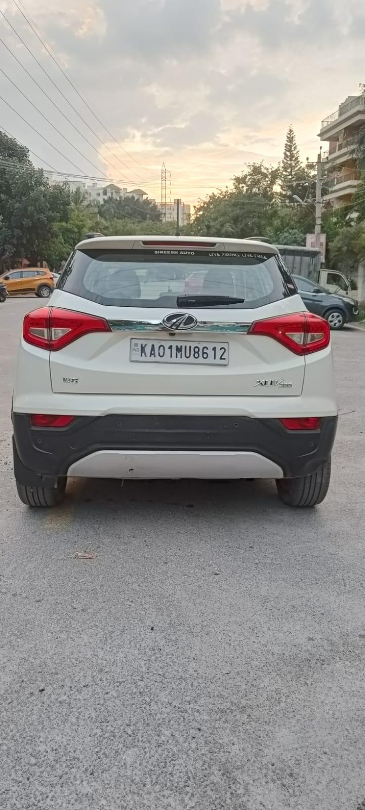 यूज़्ड 2020 महिंद्रा एक्सयूवी300, HSR Layout, Bangalore 3 यूज़्ड 2020 महिंद्रा एक्सयूवी300, HSR Layout, Bangalore 3