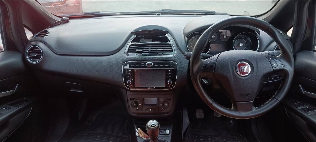 यूज़्ड 2014 फिएट पुंटो इवो, HSR Layout, Bangalore 11 यूज़्ड 2014 फिएट पुंटो इवो, HSR Layout, Bangalore 11