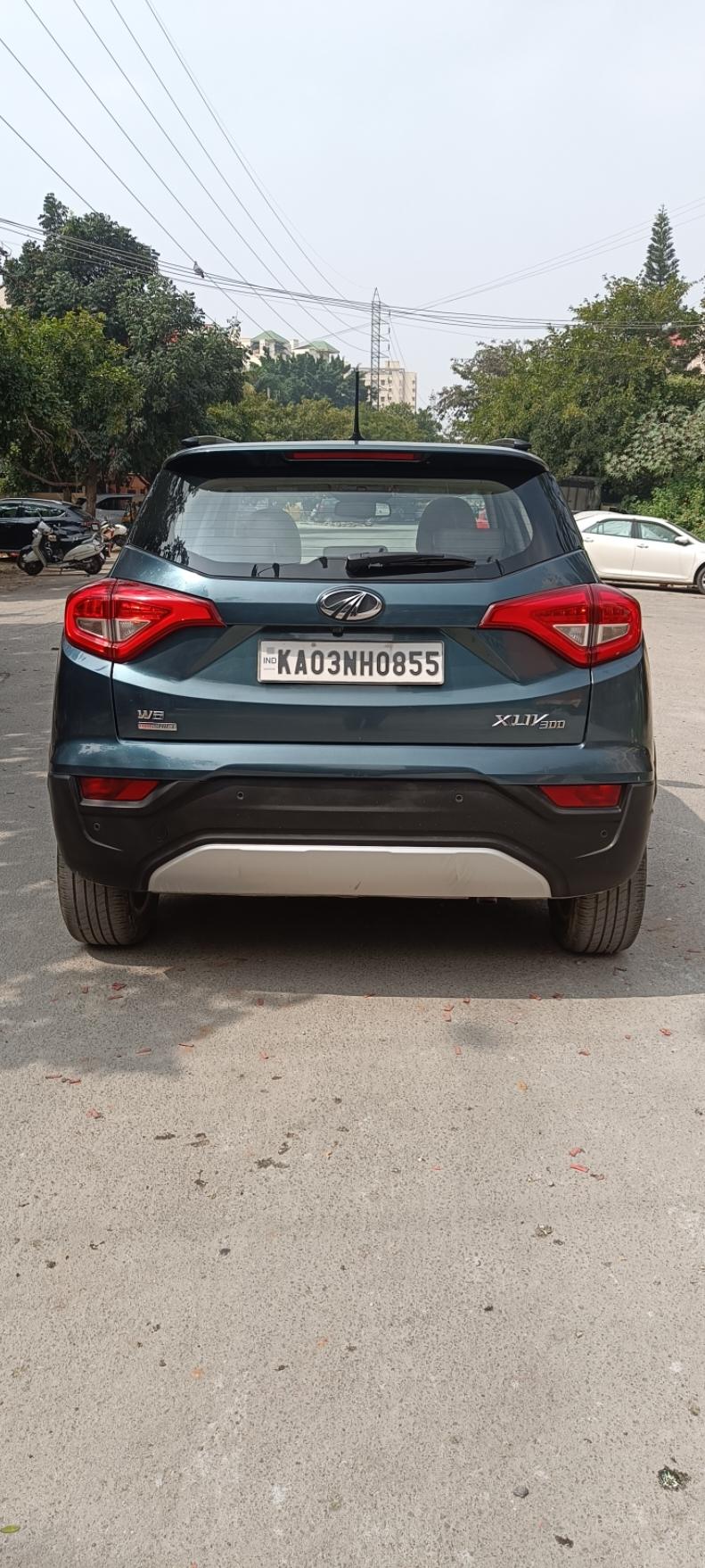 यूज़्ड 2020 महिंद्रा एक्सयूवी300, HSR Layout, Bangalore 3 यूज़्ड 2020 महिंद्रा एक्सयूवी300, HSR Layout, Bangalore 3