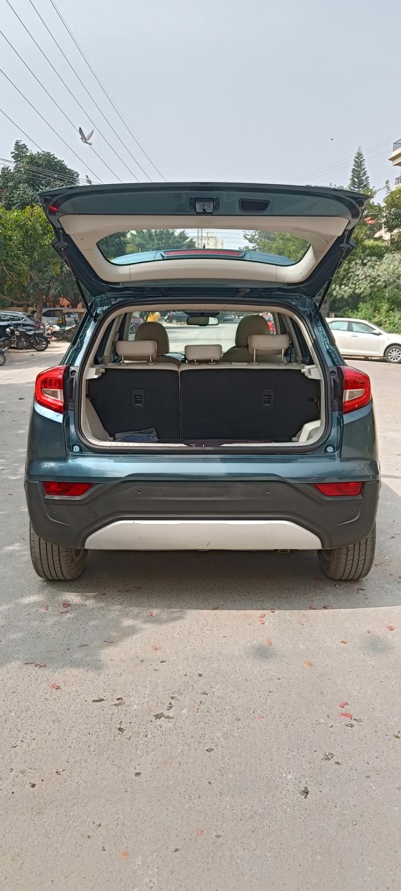 यूज़्ड 2020 महिंद्रा एक्सयूवी300, HSR Layout, Bangalore 9 यूज़्ड 2020 महिंद्रा एक्सयूवी300, HSR Layout, Bangalore 9