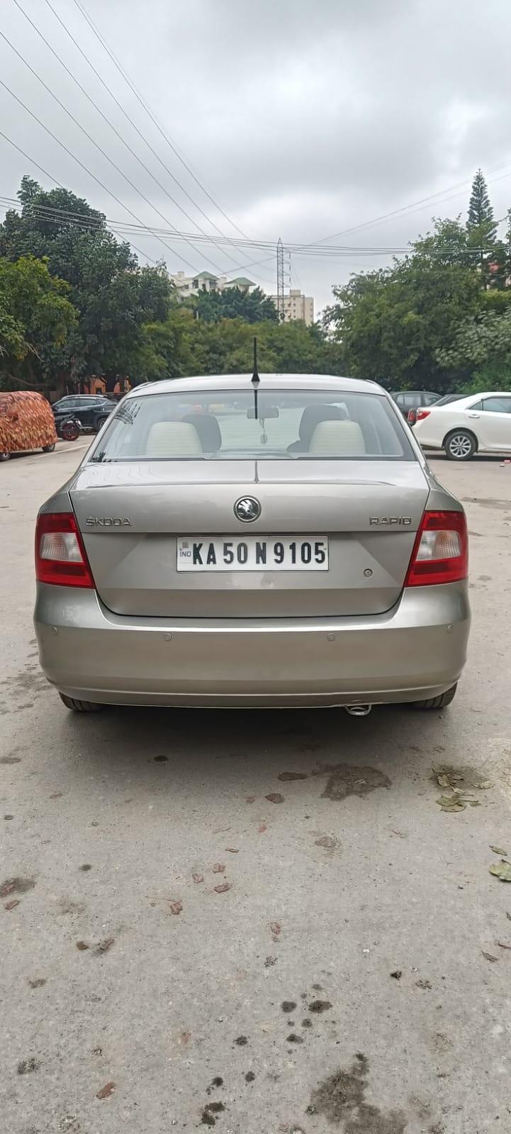 यूज़्ड 2014 स्कोडा रैपिड, HSR Layout, Bangalore 3 यूज़्ड 2014 स्कोडा रैपिड, HSR Layout, Bangalore 3