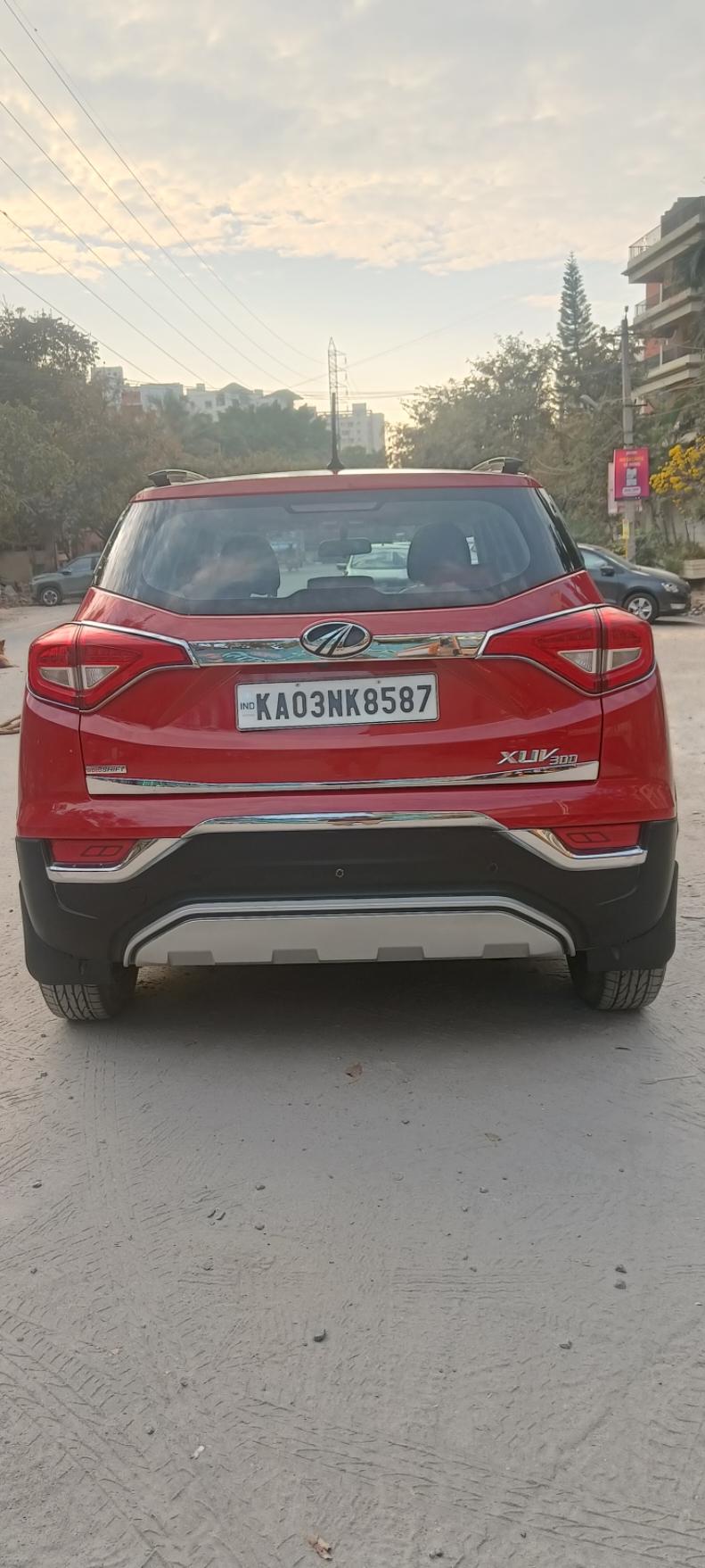 यूज़्ड 2021 महिंद्रा एक्सयूवी300, HSR Layout, Bangalore 3 यूज़्ड 2021 महिंद्रा एक्सयूवी300, HSR Layout, Bangalore 3