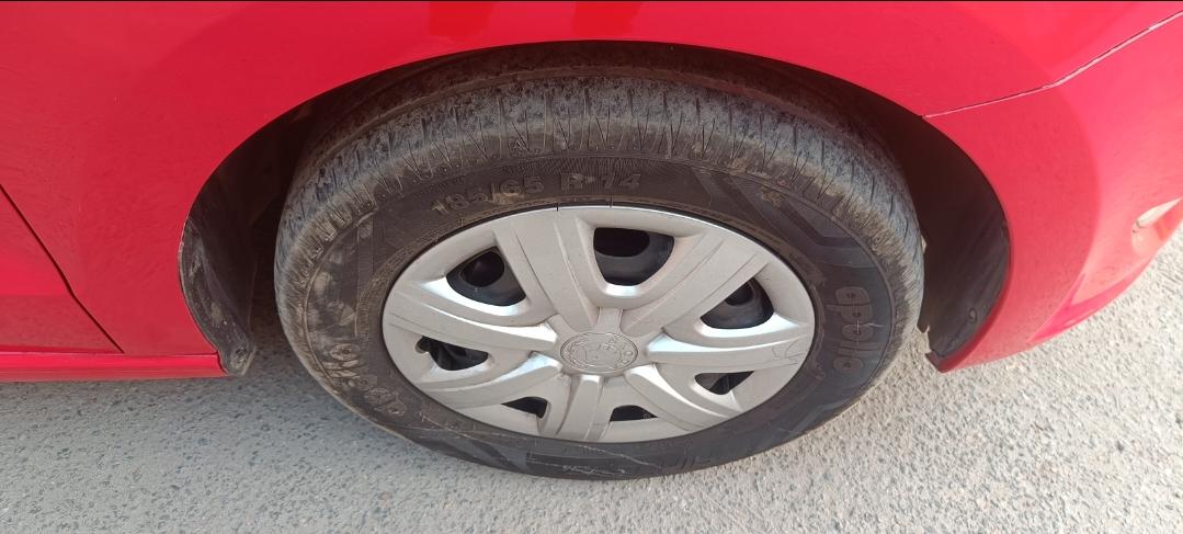 यूज़्ड 2012 स्कोडा रैपिड, HSR Layout, Bangalore 8 यूज़्ड 2012 स्कोडा रैपिड, HSR Layout, Bangalore 8