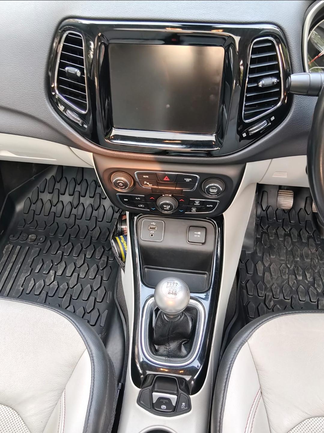 यूज़्ड 2019 जीप कम्पास, HSR Layout, Bangalore 9 यूज़्ड 2019 जीप कम्पास, HSR Layout, Bangalore 9