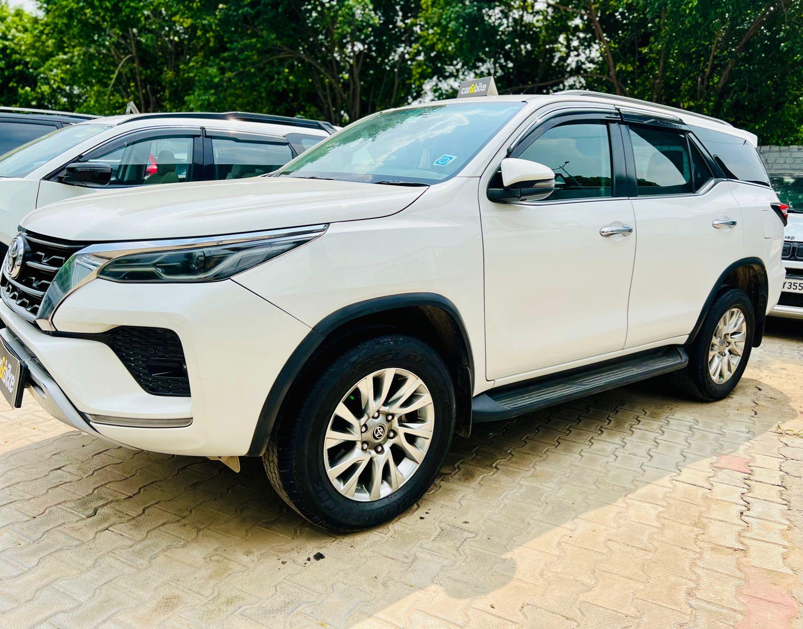 2021 टोयोटा फॉर्च्यूनर 2.8 4X2 AT 2021 टोयोटा फॉर्च्यूनर 2.8 4X2 AT