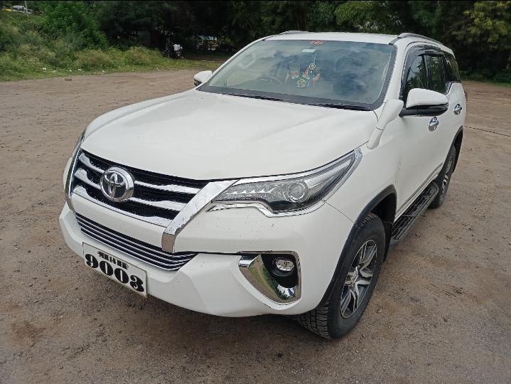 2019 टोयोटा फॉर्च्यूनर 4x2 AT TRD Limited Edition 2019 टोयोटा फॉर्च्यूनर 4x2 AT TRD Limited Edition