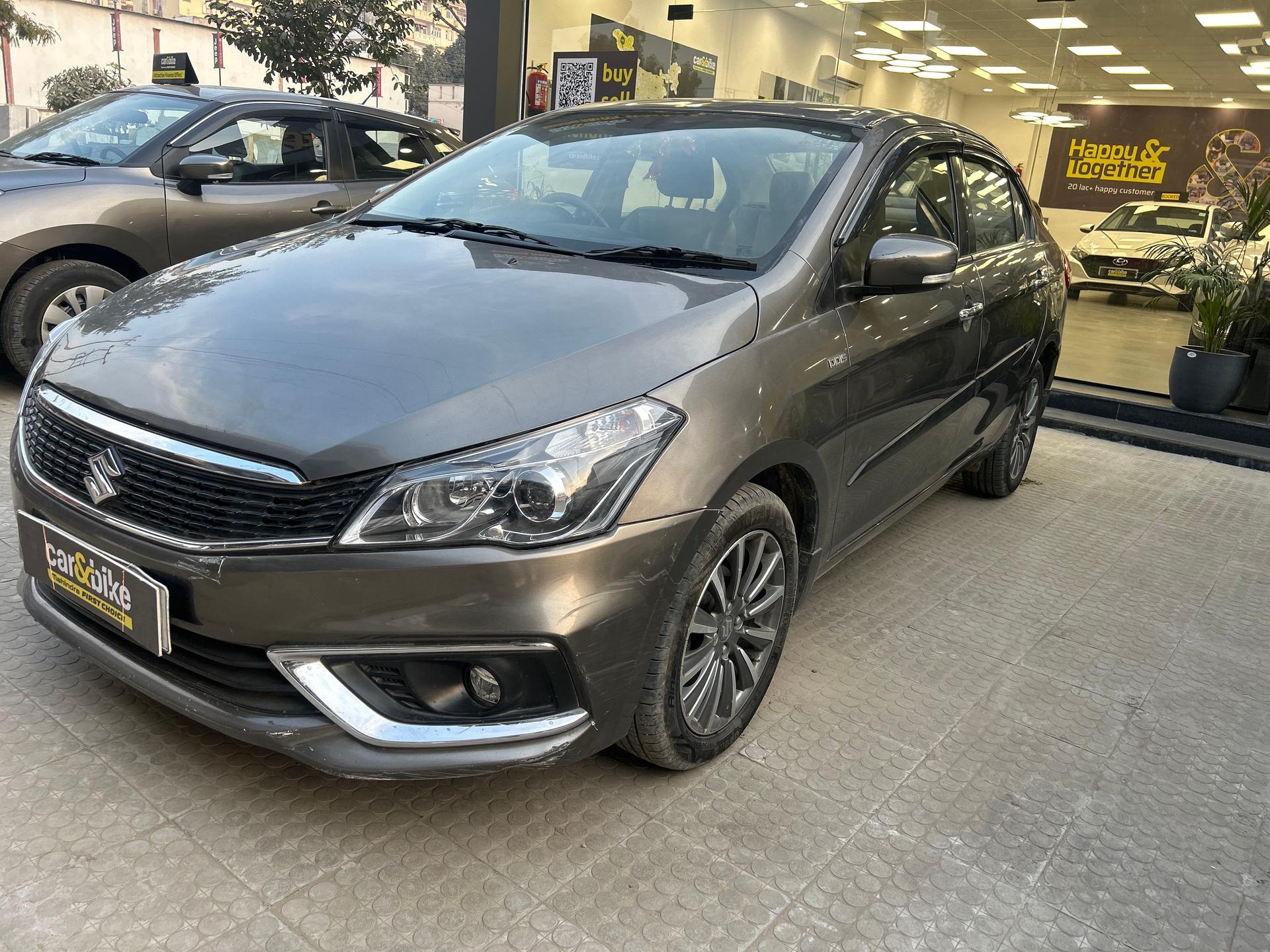 2018 मारुति सुजुकी सियाज़ Alpha Smart Hybrid 2018 मारुति सुजुकी सियाज़ Alpha Smart Hybrid