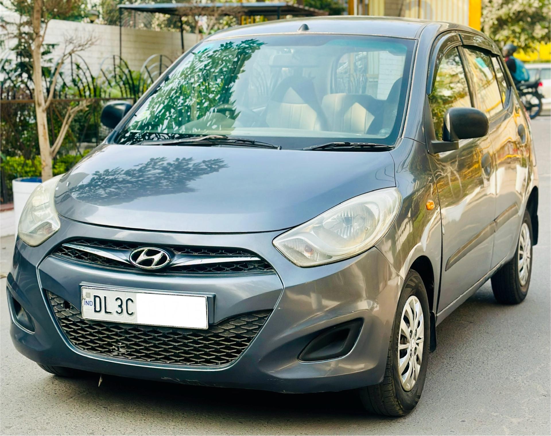 2014 ह्युंडई आई10 1.1 Magna 2014 ह्युंडई आई10 1.1 Magna