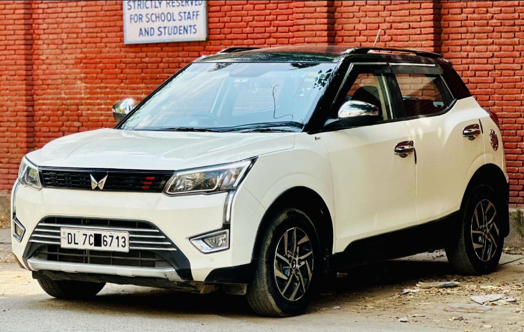 2022 महिंद्रा एक्सयूवी300 W8 (O) Dual Tone Petrol 2022 महिंद्रा एक्सयूवी300 W8 (O) Dual Tone Petrol