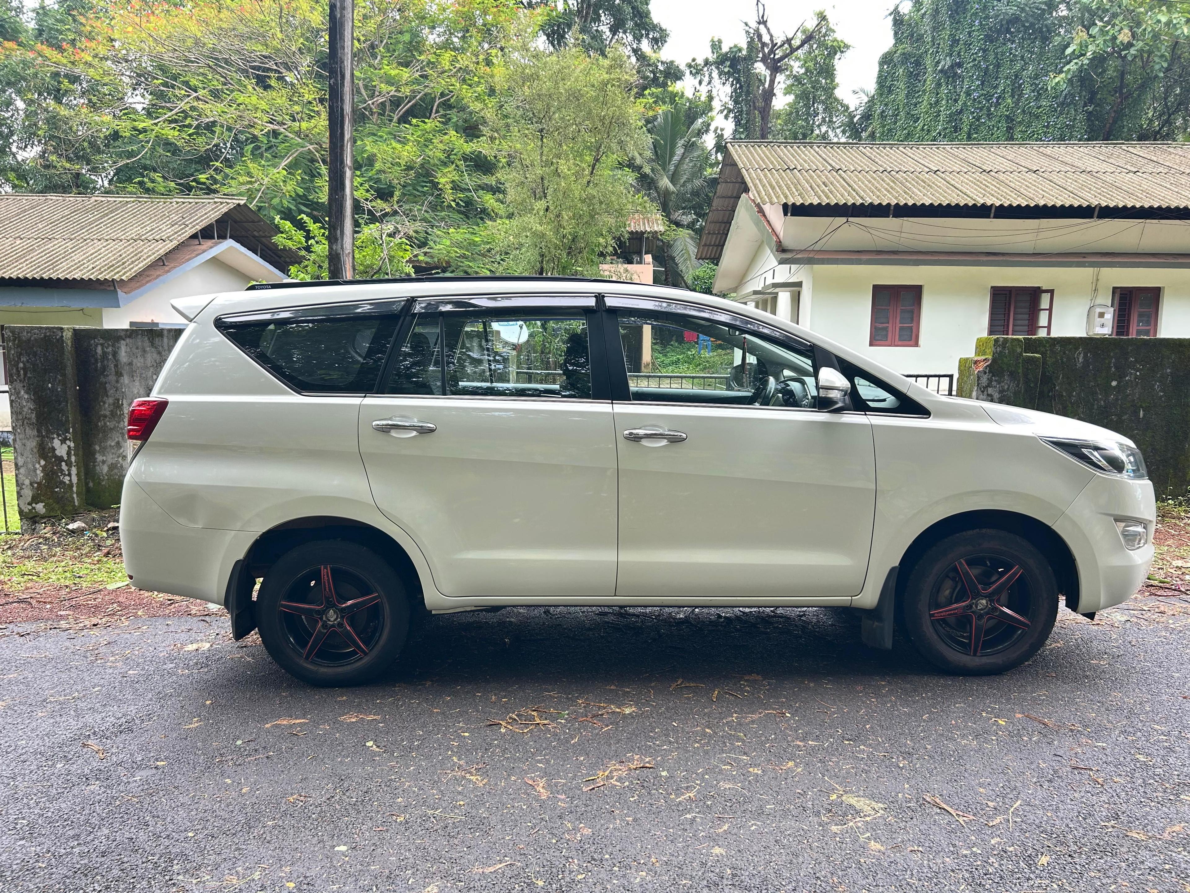 यूज़्ड 2016 टोयोटा इनोवा क्रिस्टा, Pallikunnu, Kannur 8 यूज़्ड 2016 टोयोटा इनोवा क्रिस्टा, Pallikunnu, Kannur 8