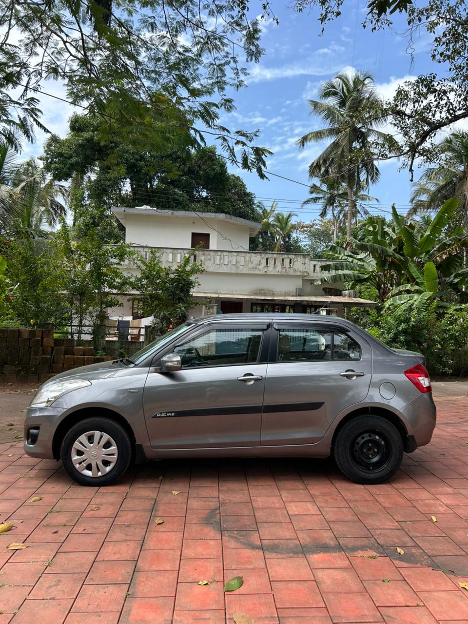 यूज़्ड 2014 मारुति सुजुकी स्विफ्ट डिज़ायर, Pallikunnu, Kannur 5 यूज़्ड 2014 मारुति सुजुकी स्विफ्ट डिज़ायर, Pallikunnu, Kannur 5