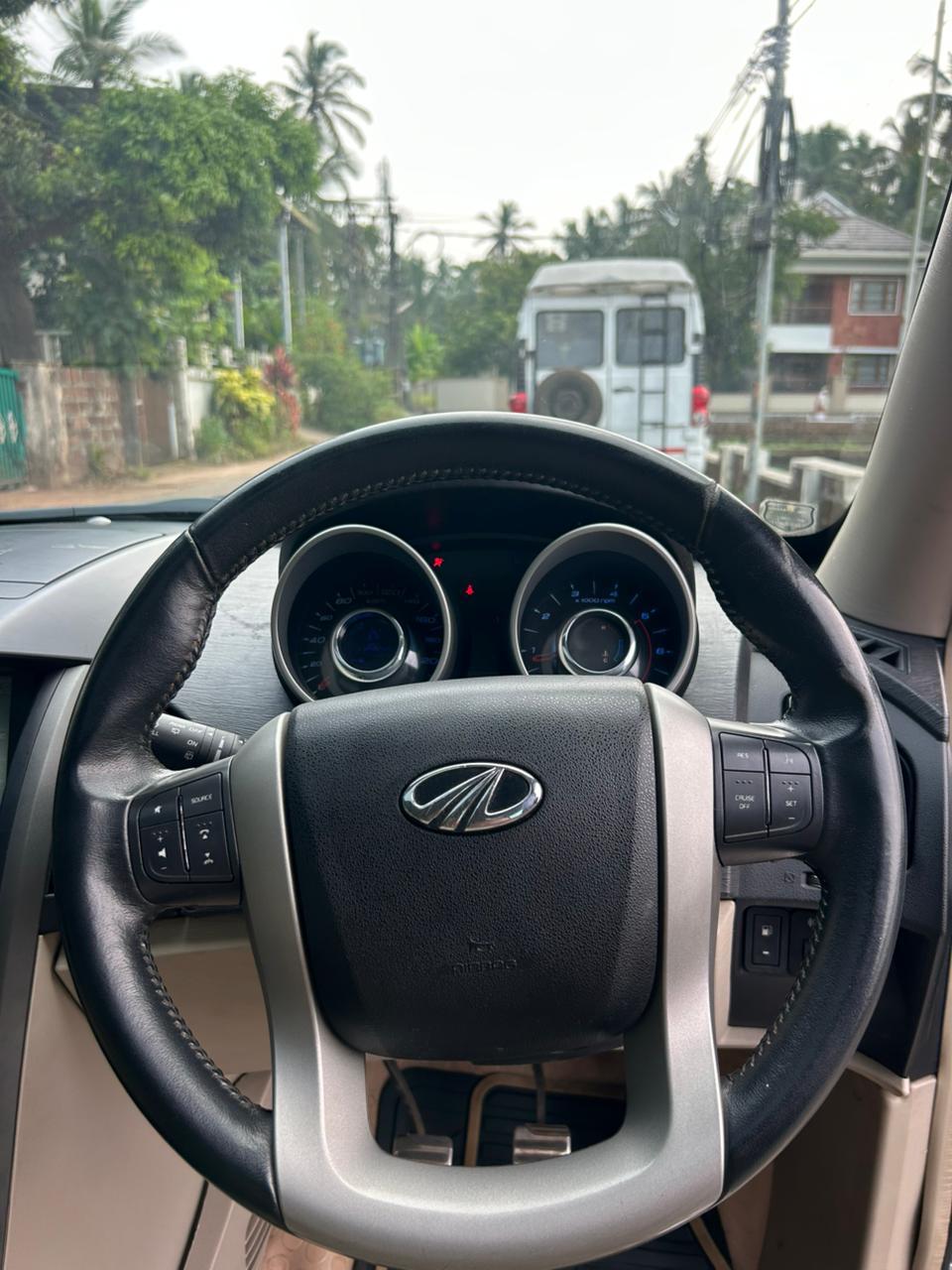 यूज़्ड 2015 महिंद्रा एक्सयूवी500, Pallikunnu, Kannur 12 यूज़्ड 2015 महिंद्रा एक्सयूवी500, Pallikunnu, Kannur 12