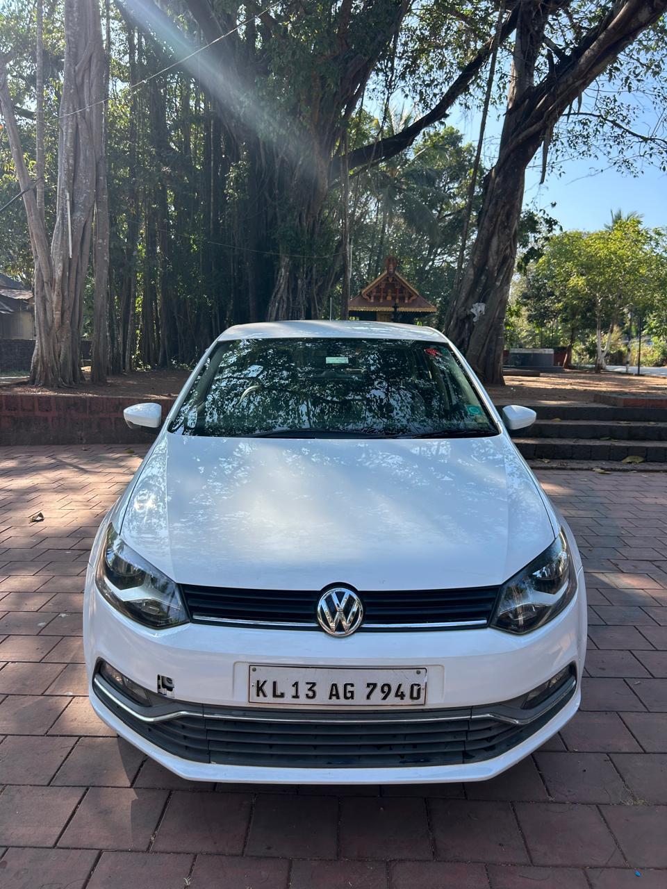 2016 फॉक्सवैगन पोलो 1.2 Highline Petrol 2016 फॉक्सवैगन पोलो 1.2 Highline Petrol
