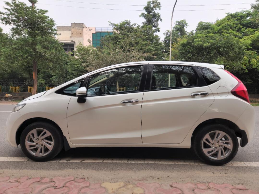 यूज़्ड 2019 होंडा जैज़, Noida New Delhi 1 यूज़्ड 2019 होंडा जैज़, Noida New Delhi 1