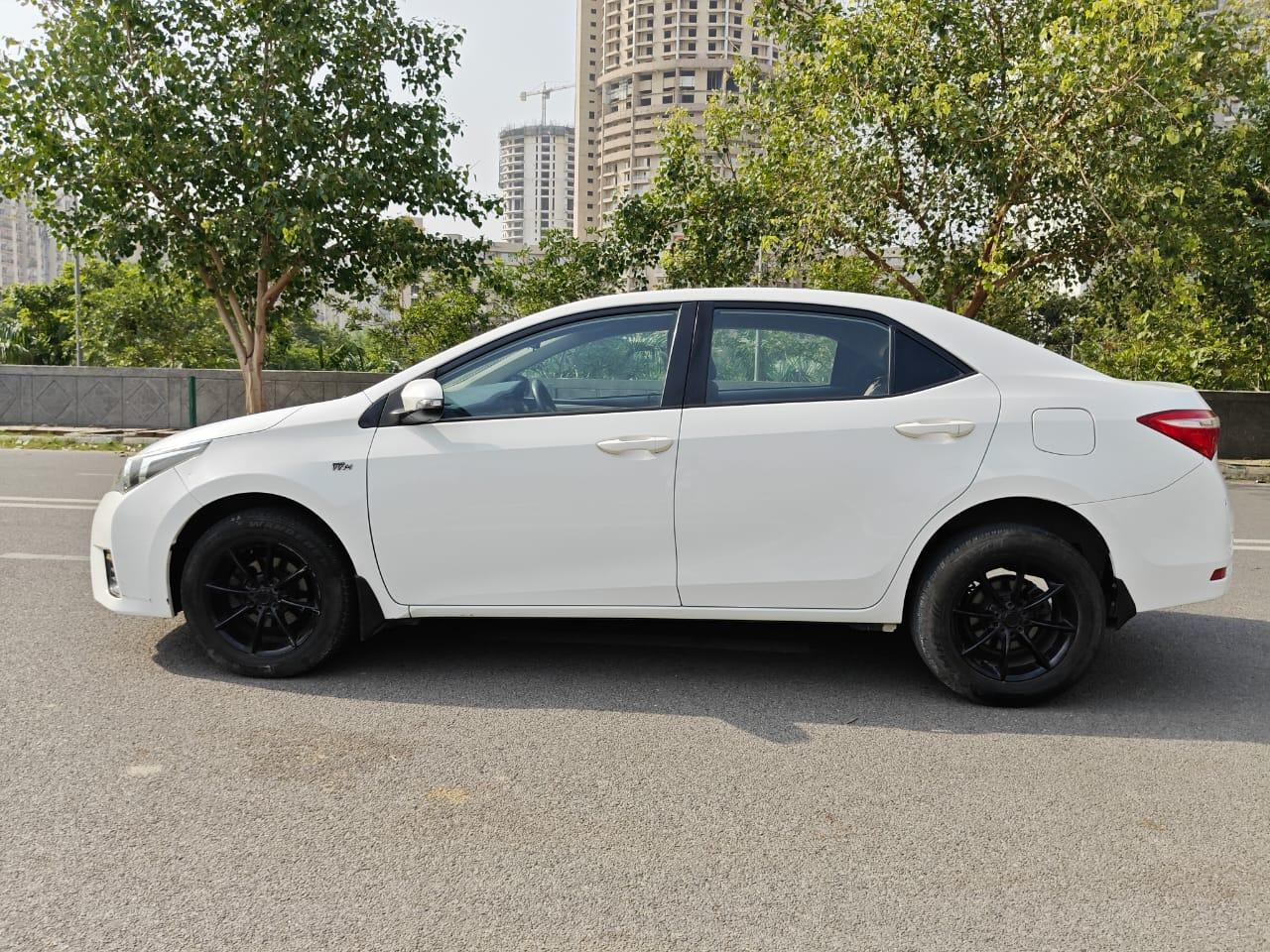 यूज़्ड 2015 टोयोटा कोरोला ऑल्टिस, Noida New Delhi 1 यूज़्ड 2015 टोयोटा कोरोला ऑल्टिस, Noida New Delhi 1