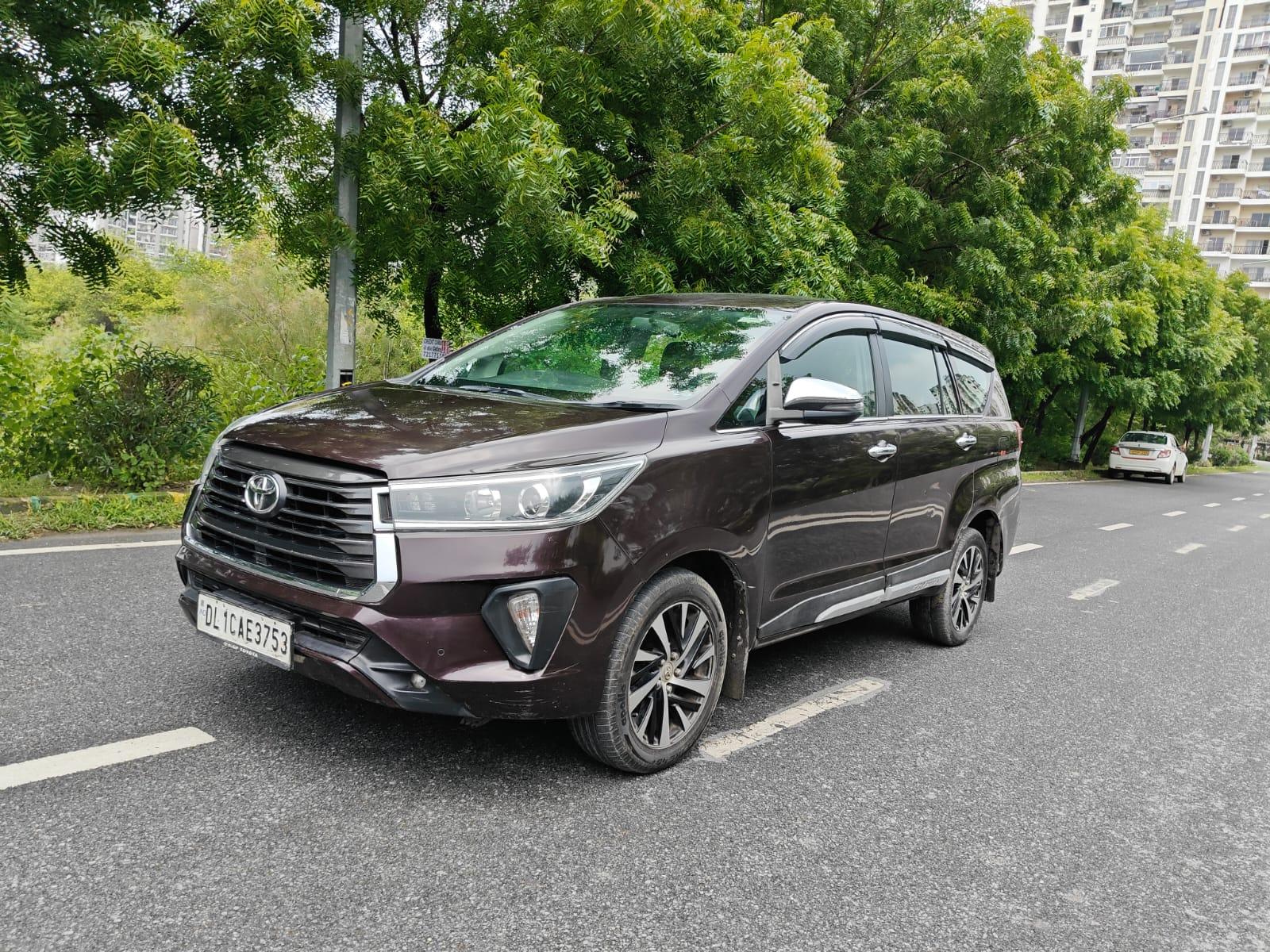 2021 टोयोटा इनोवा क्रिस्टा 2.4 ZX AT 7-Seater 2021 टोयोटा इनोवा क्रिस्टा 2.4 ZX AT 7-Seater