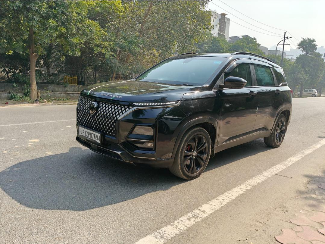 2024 एमजी हेक्टर प्लस Savvy Pro 7 Seater CVT Petrol 2024 एमजी हेक्टर प्लस Savvy Pro 7 Seater CVT Petrol