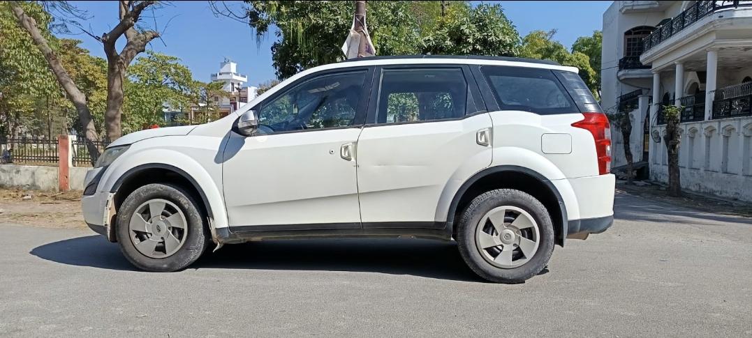 यूज़्ड 2017 महिंद्रा एक्सयूवी500, Noida New Delhi 1 यूज़्ड 2017 महिंद्रा एक्सयूवी500, Noida New Delhi 1