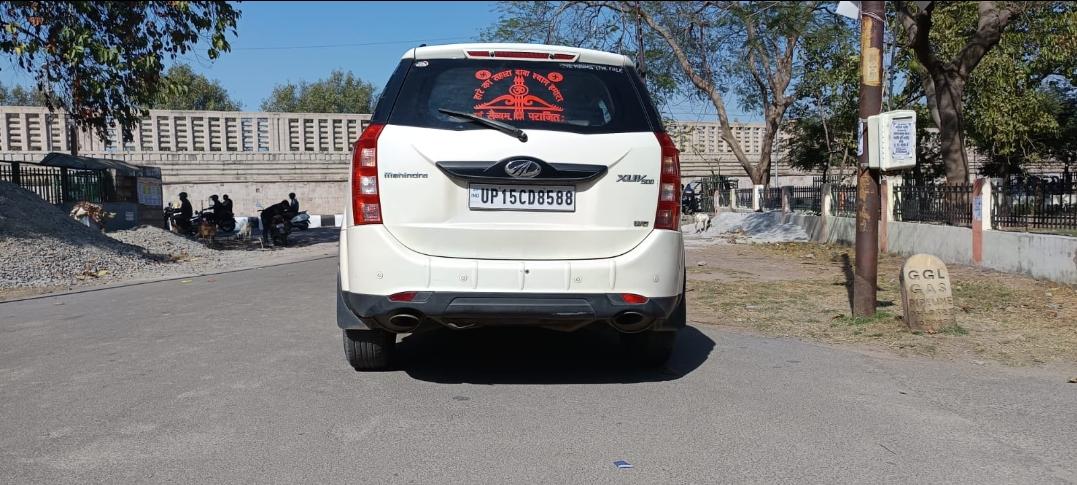यूज़्ड 2017 महिंद्रा एक्सयूवी500, Noida New Delhi 3 यूज़्ड 2017 महिंद्रा एक्सयूवी500, Noida New Delhi 3
