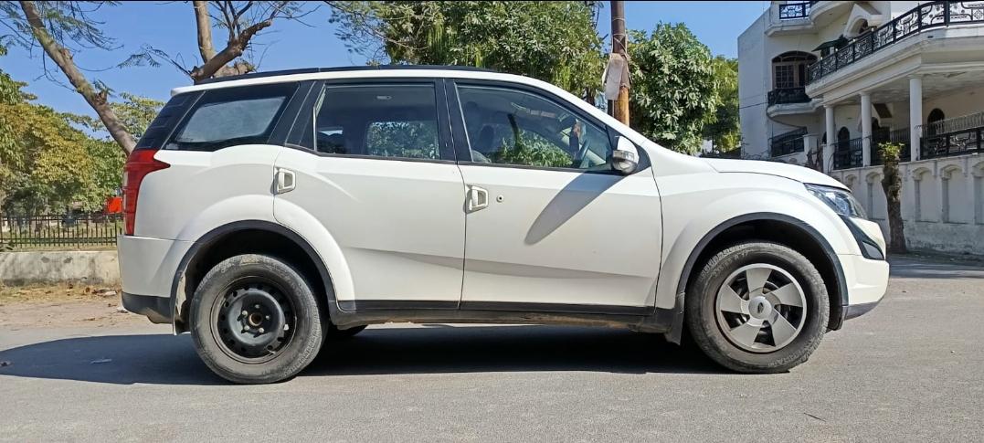 यूज़्ड 2017 महिंद्रा एक्सयूवी500, Noida New Delhi 5 यूज़्ड 2017 महिंद्रा एक्सयूवी500, Noida New Delhi 5